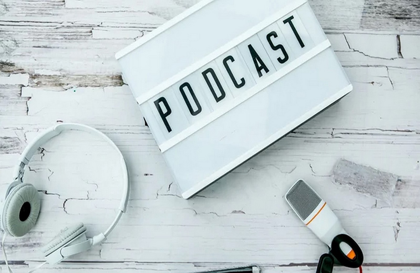 Exploring Top Business Podcasts for Entrepreneurs