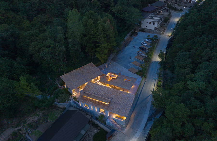 Harmony in Architecture: Multifunctional Service Center, Liuba Mountain Scenic Area