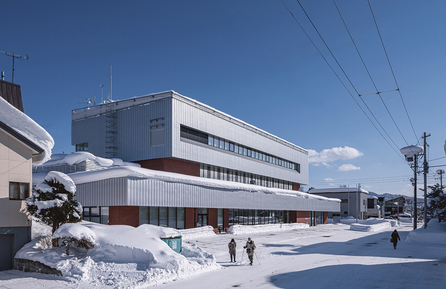 Niseko Town Hall: Bridging Community and Nature